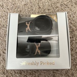 NWT Freshly Picked oxford moccasins in Black size 2